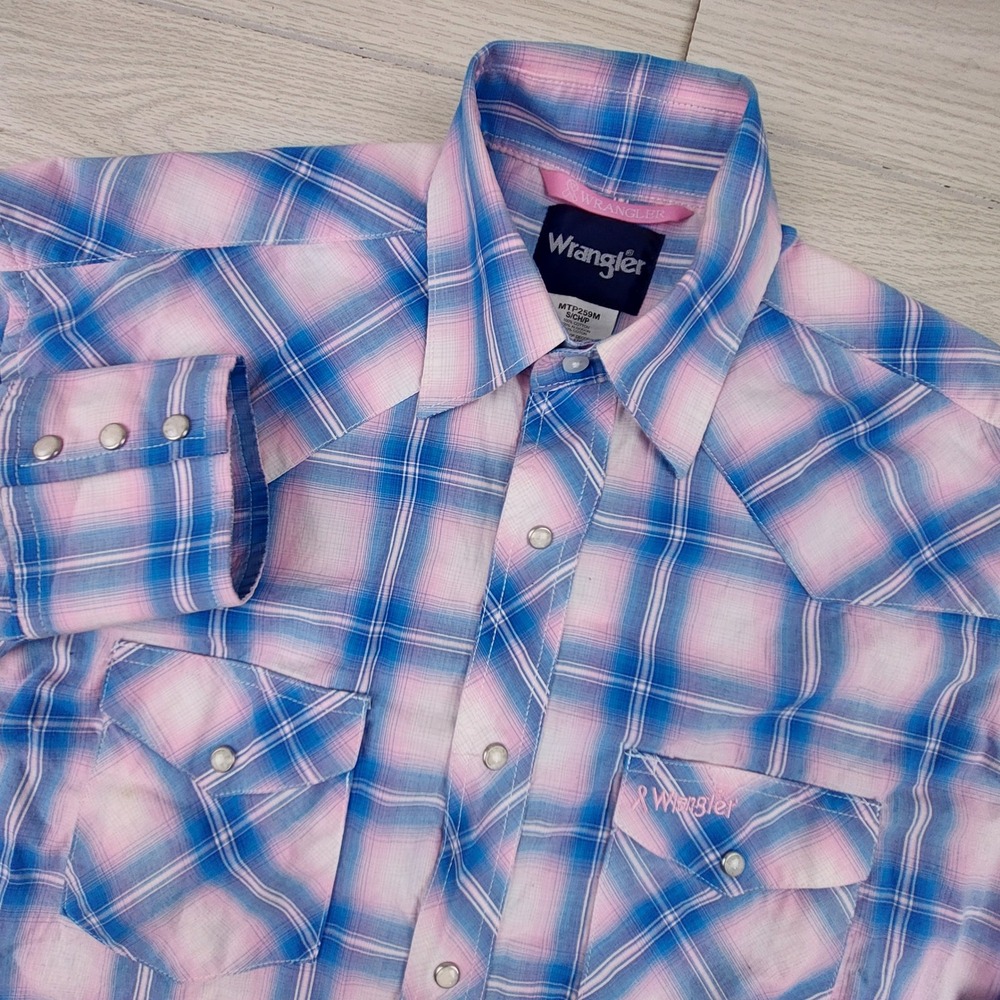 Wrangler Western Shirt Womens Small Plaid Pearl Snap Breast Cancer Awareness
